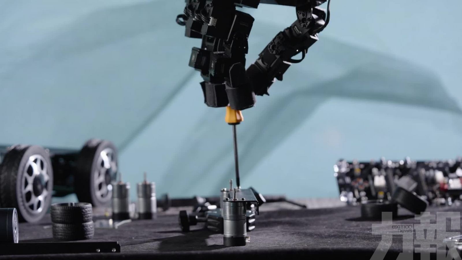 機器人終於會用手了！