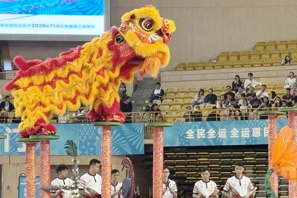 舞龍舞獅粵港澳聯隊奪南獅自選一等獎