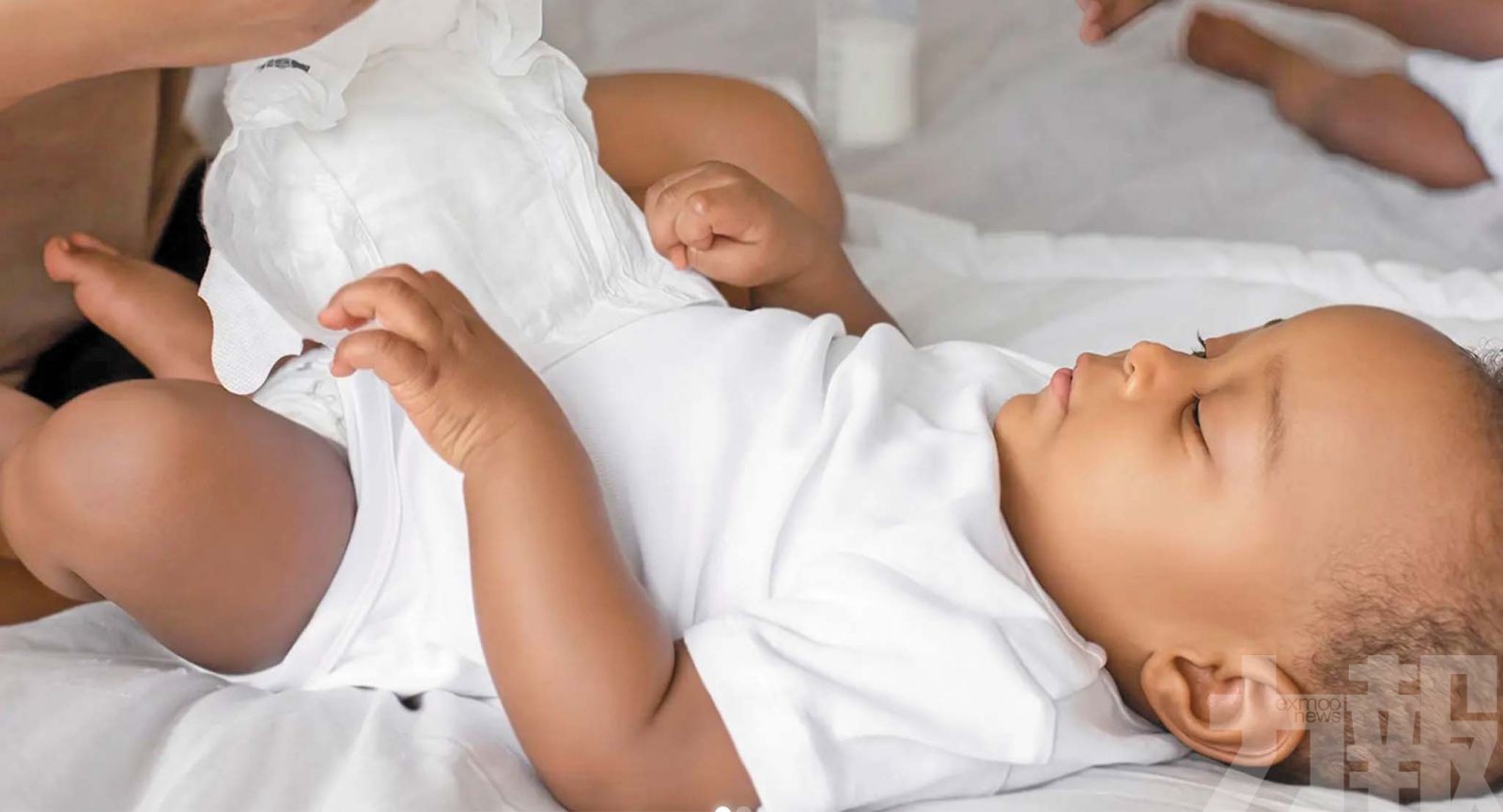 港股首掛全日升約26%