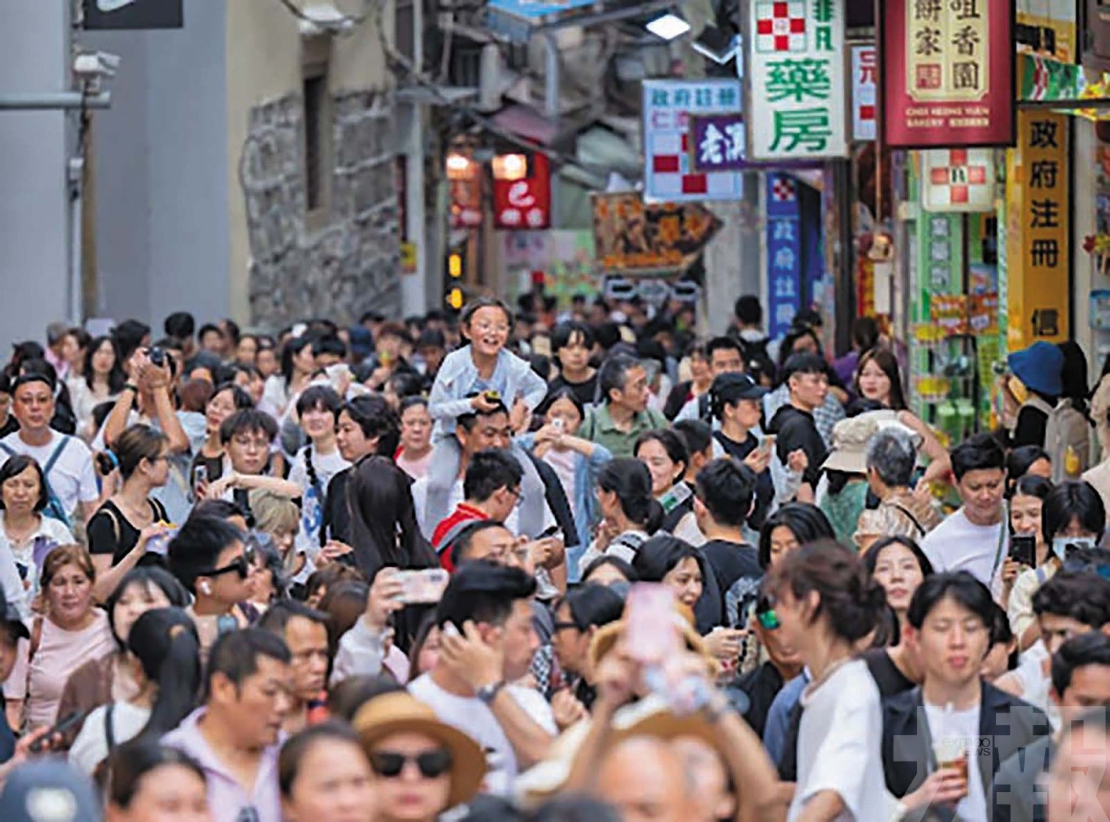 Jefferies再上調澳門賭收預期