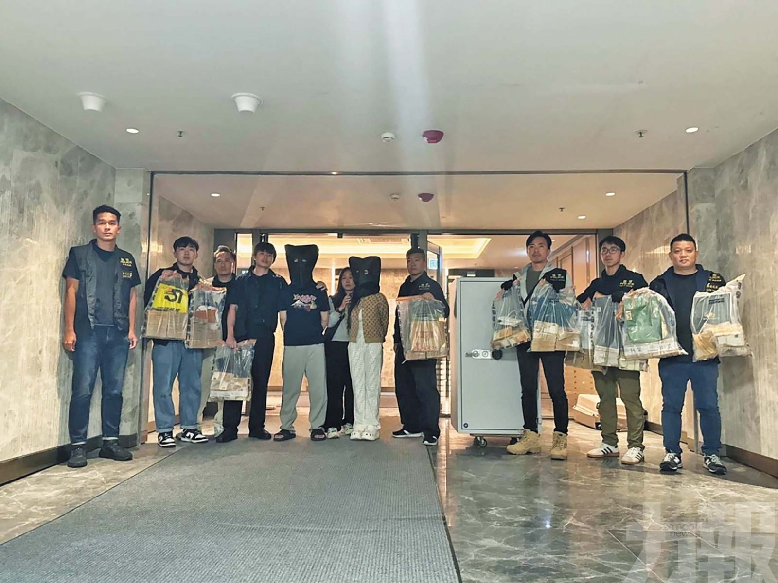 10年清洗逾11.6億元 拘15人