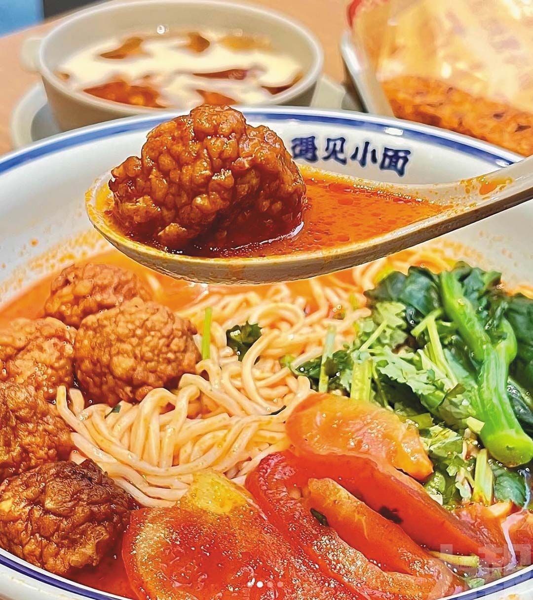 擬籌最多兩億美元