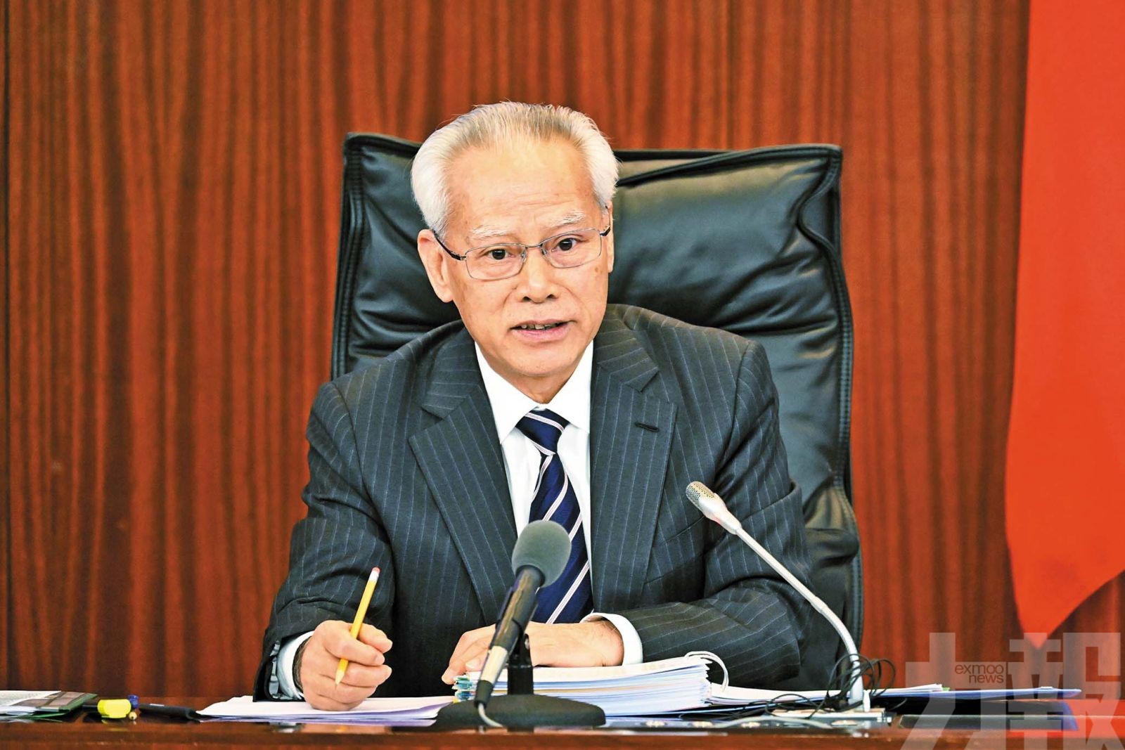 岑：過程艱巨但不存在裁員減薪