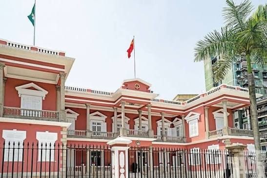 政府決定明年公務員薪酬不調整