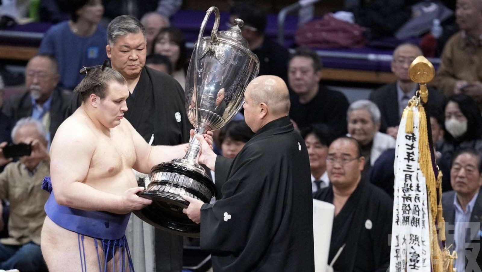 勇奪相撲冠軍寫歷史