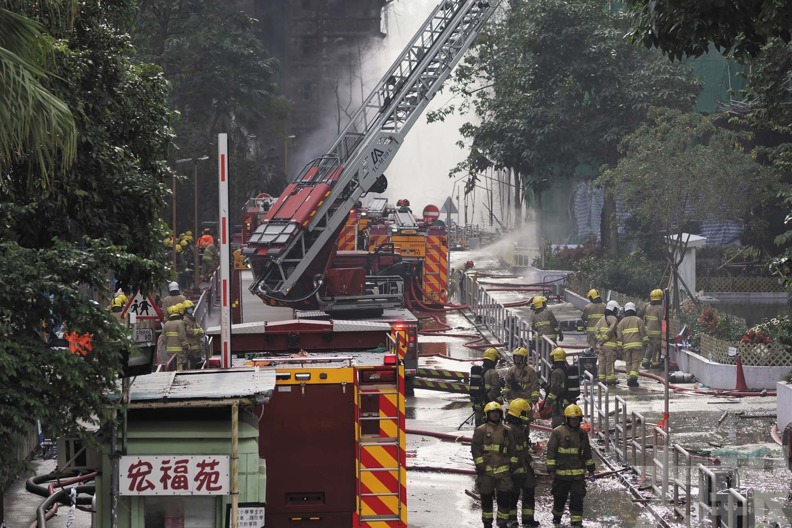 港全城動員 李家超：絕不放棄任何生命