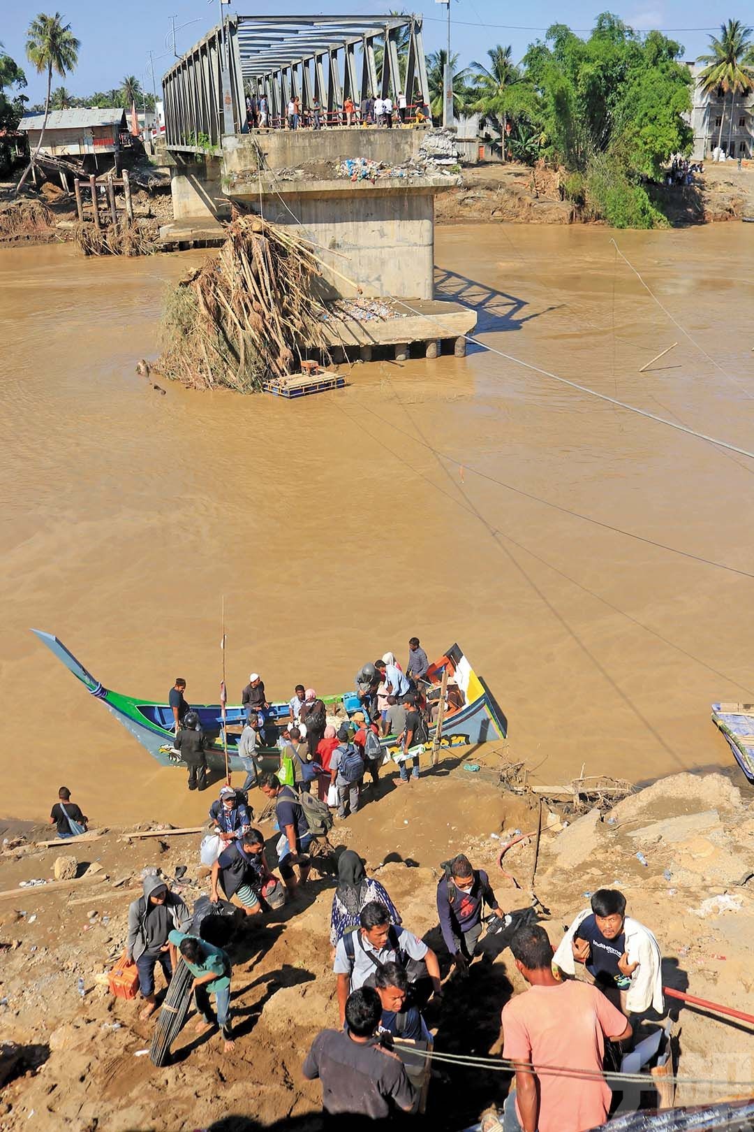 強烈氣旋疊加豪雨肆虐 南亞洪災已釀逾900死