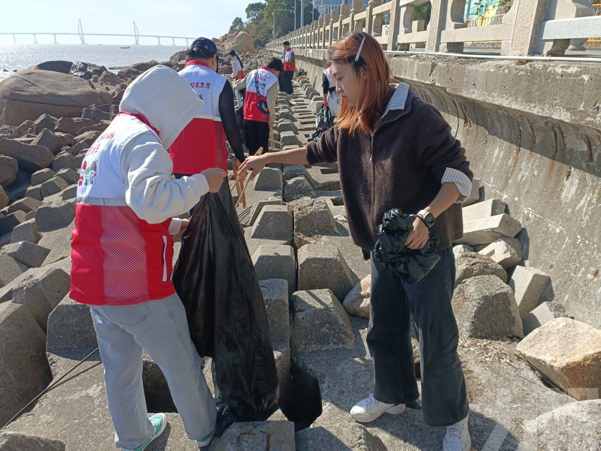 珠海志願者以行動實踐低碳理念
