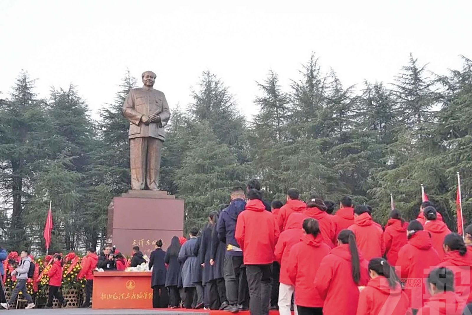 數萬民眾湧韶山致敬