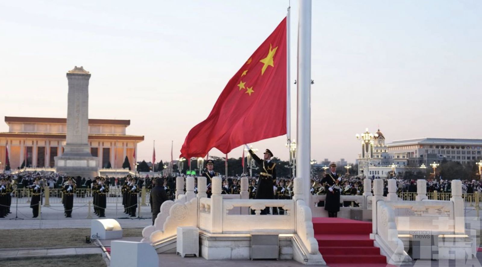 民眾不畏低溫迎新年