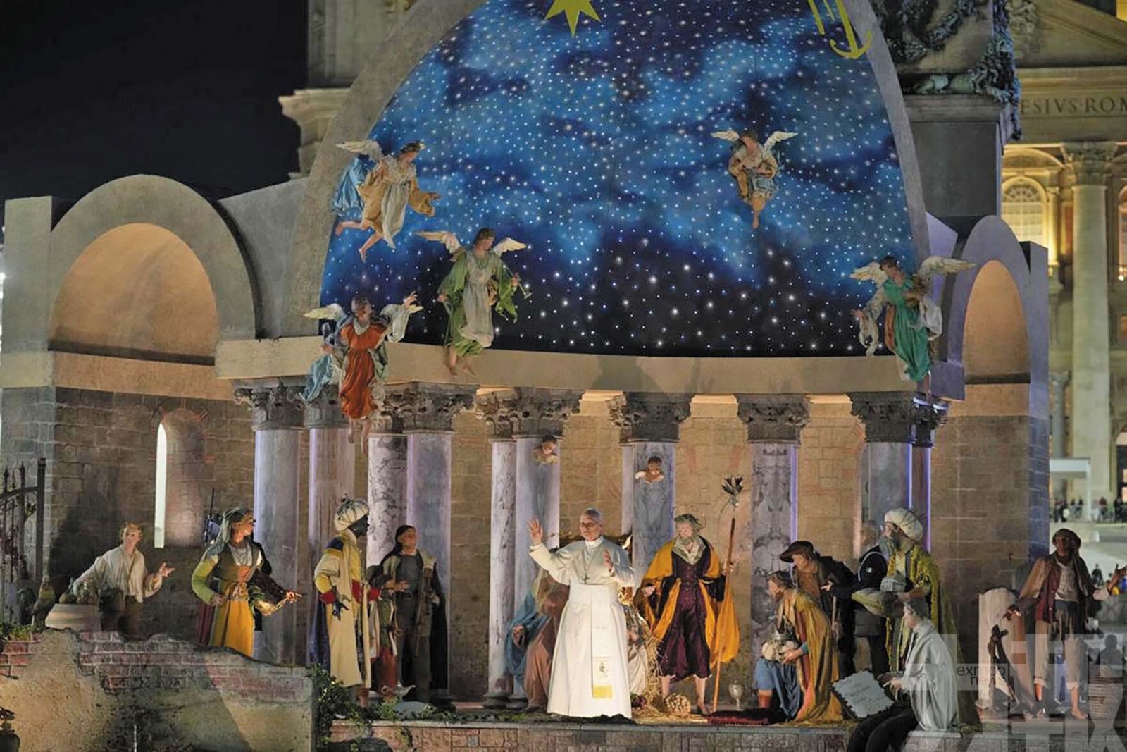 悉尼煙花照亮港灣 各地祈願和平新開始