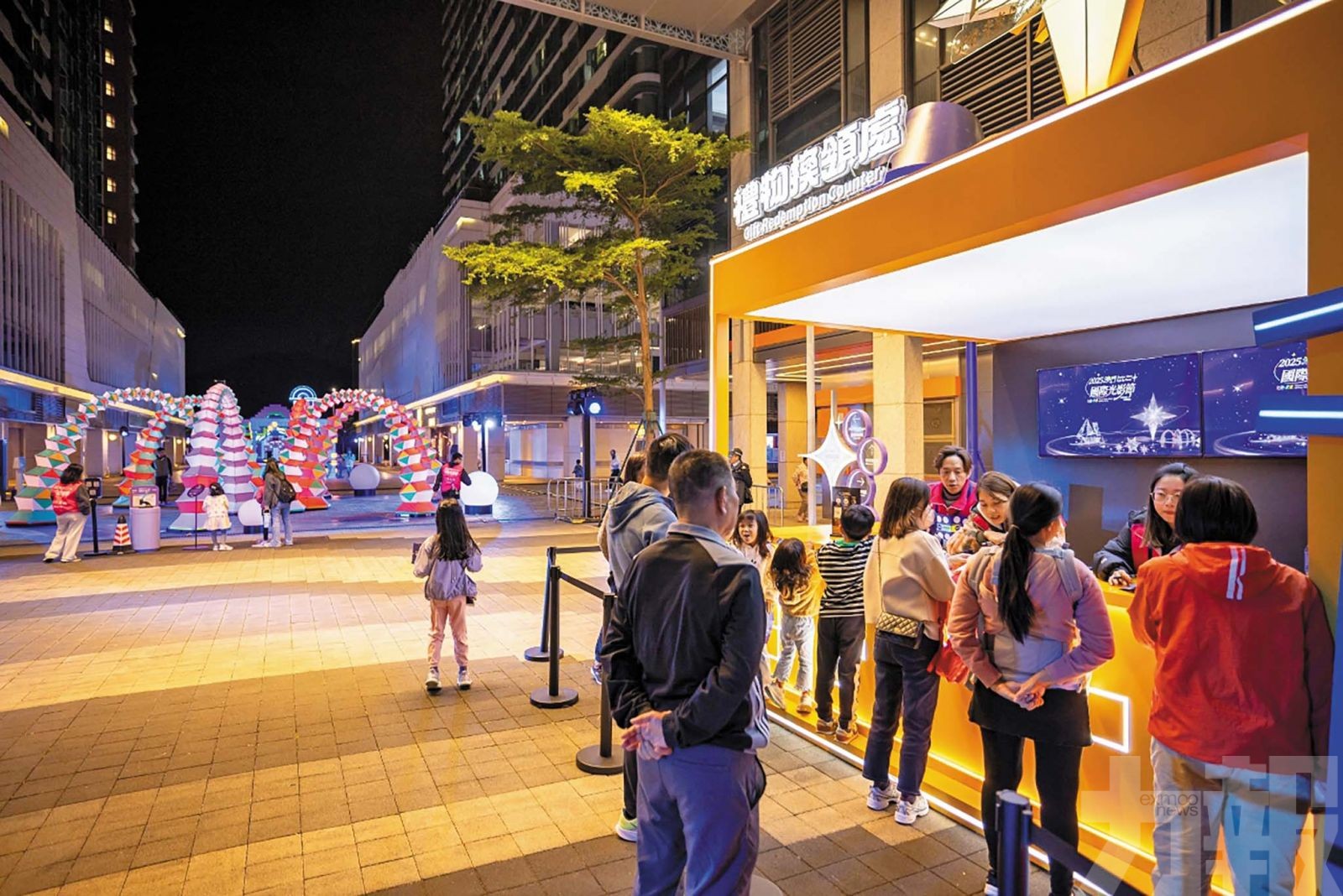 繽紛幻彩提振經濟