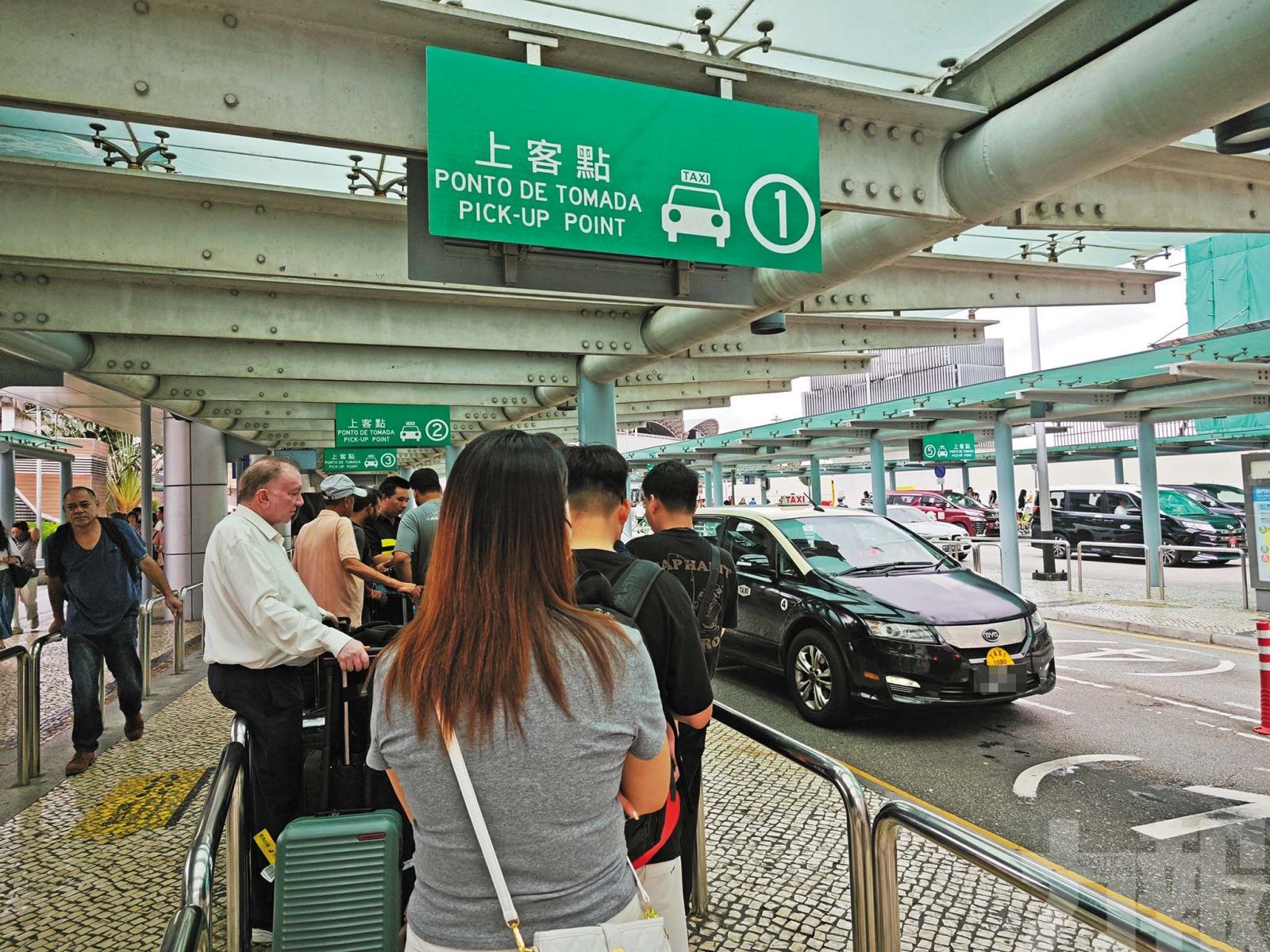 先落實網約的士再推網約車