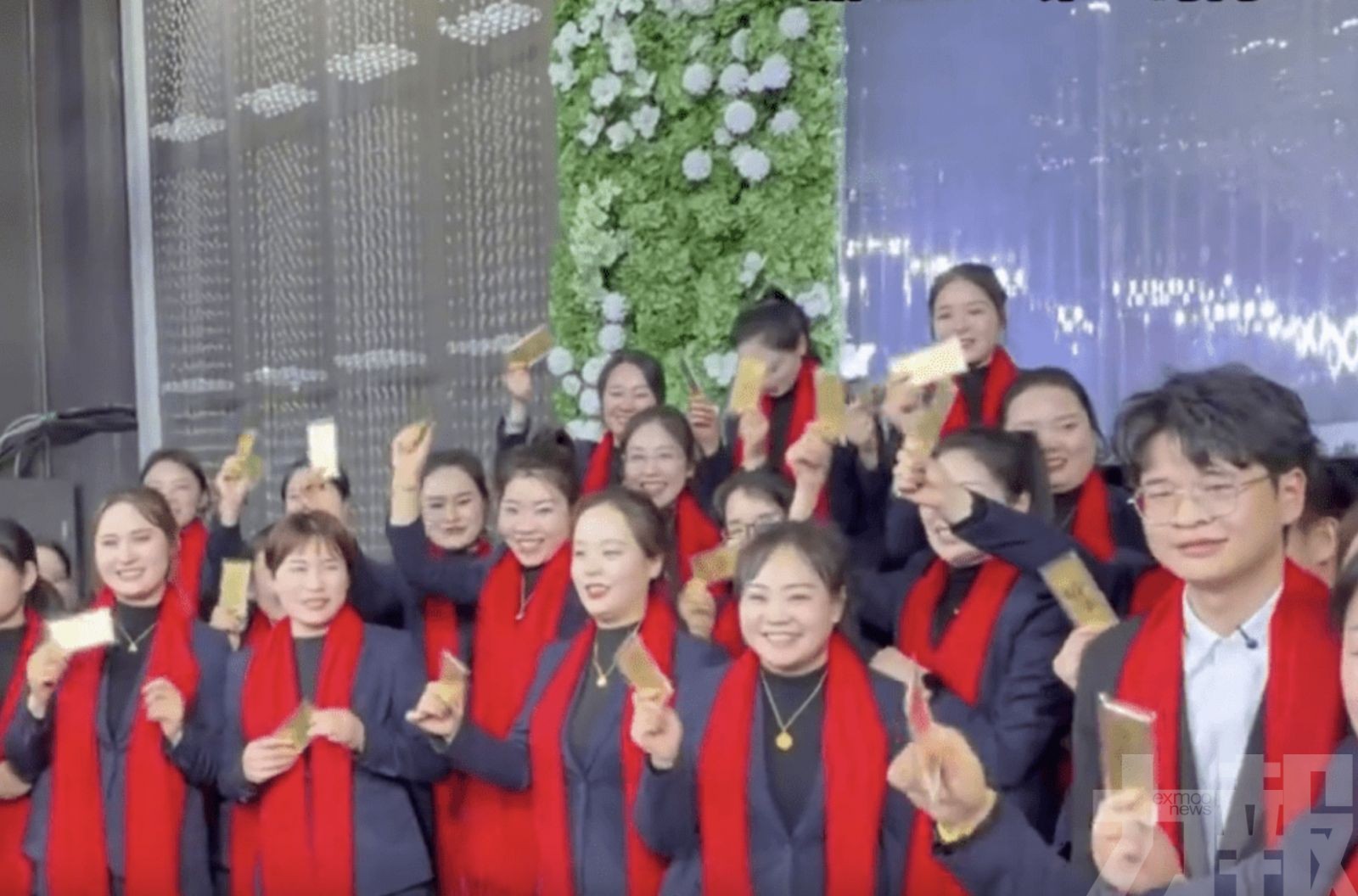 現場派數十萬現金