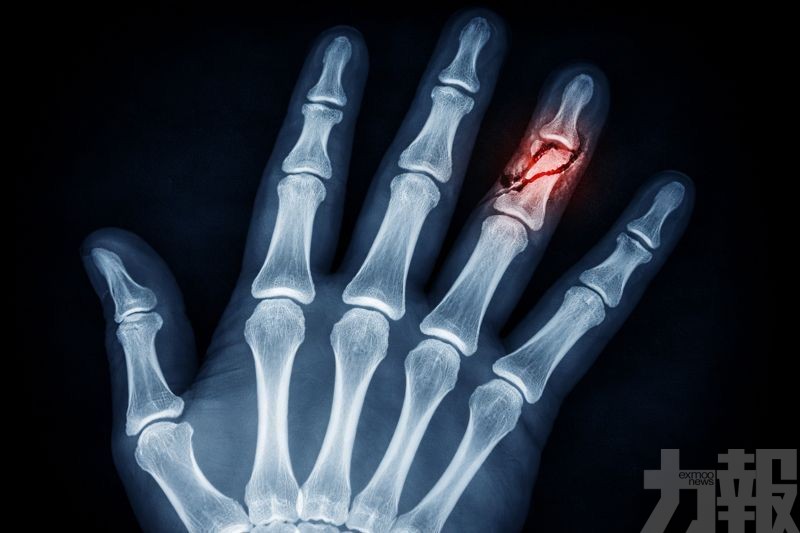 五人詐領32萬元判囚