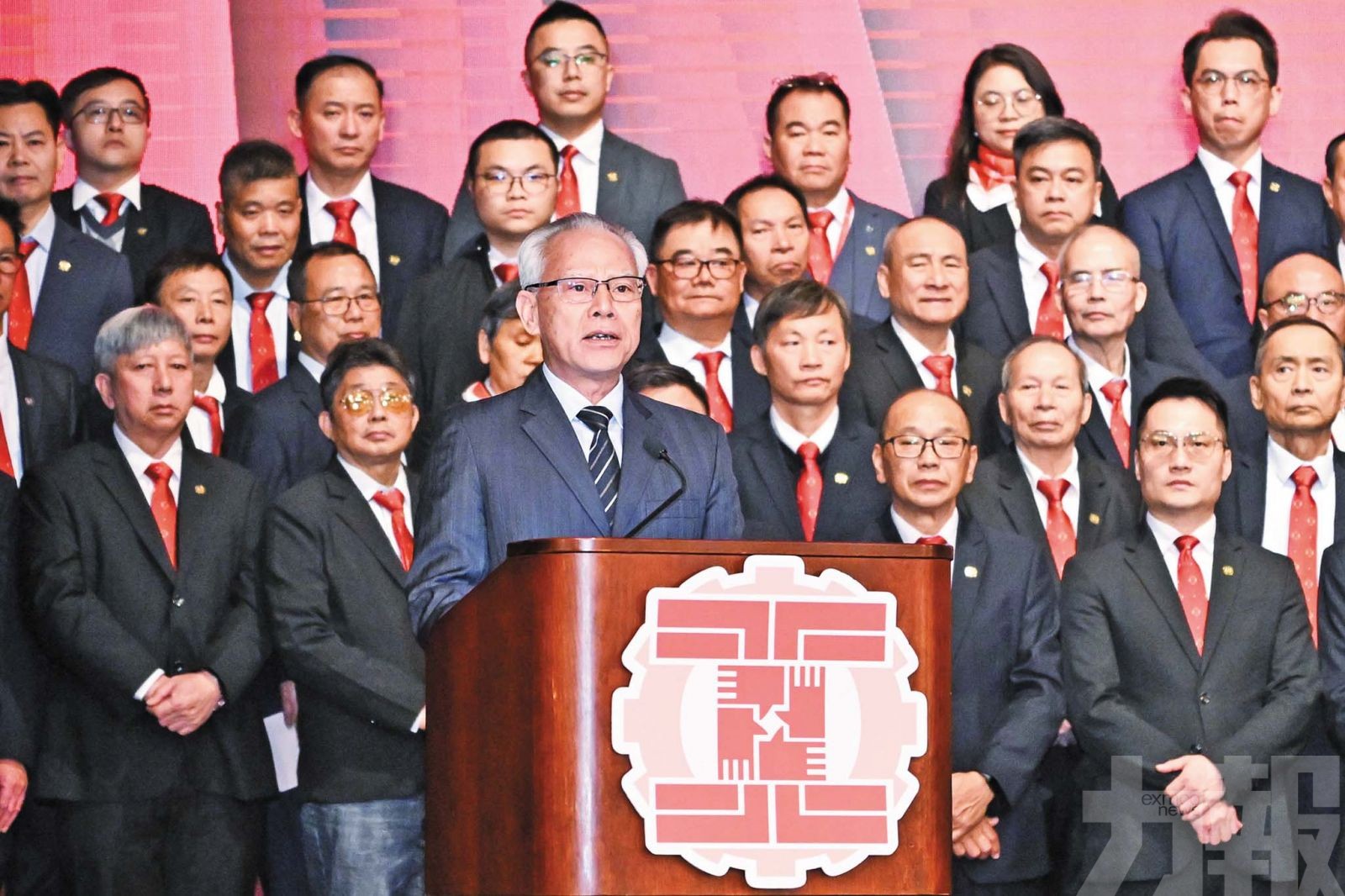 全力保障本澳居民優先就業