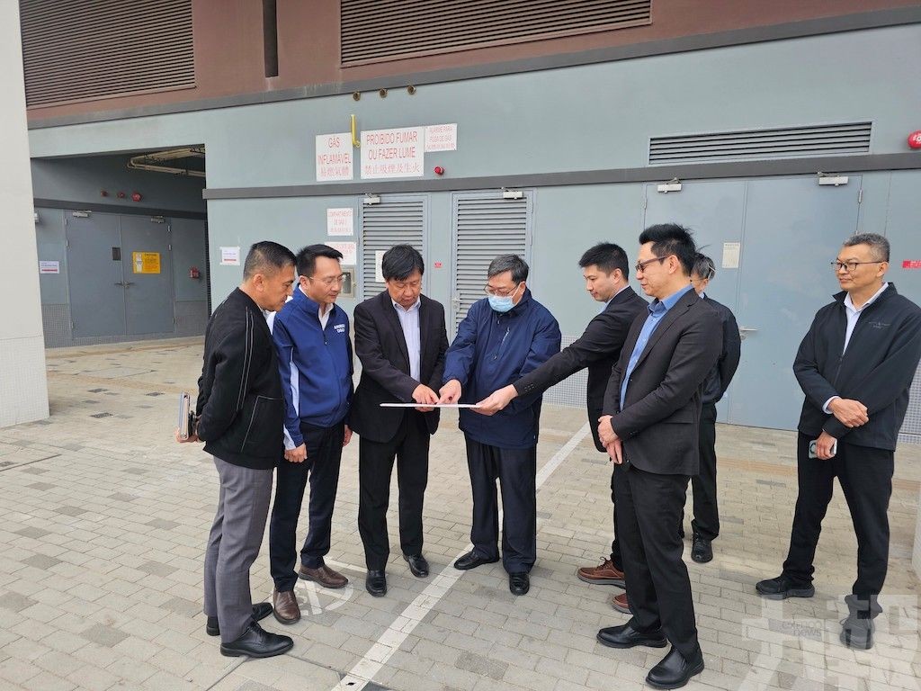 指農曆新年前商舖開業並新增臨時巴士站