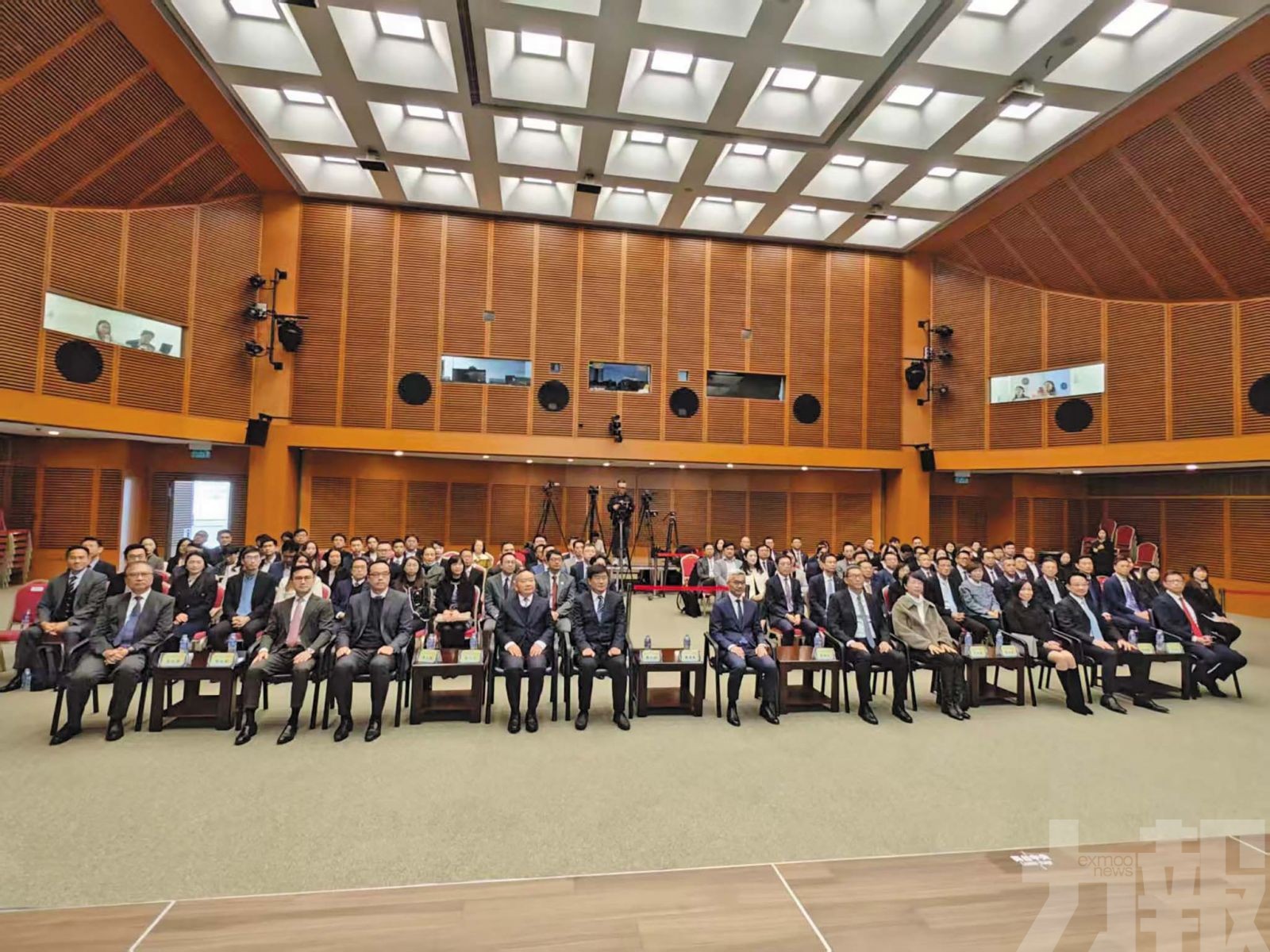 託管債務證券逾1,100億等值澳門元