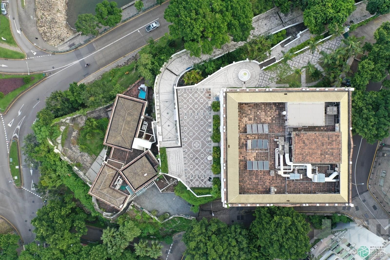 同步展出本地藝術家十件力作