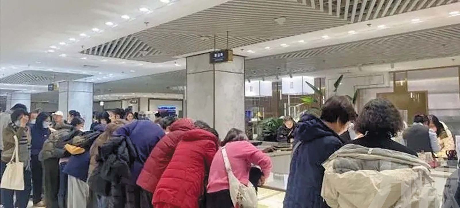 水貝市場人潮如菜市場