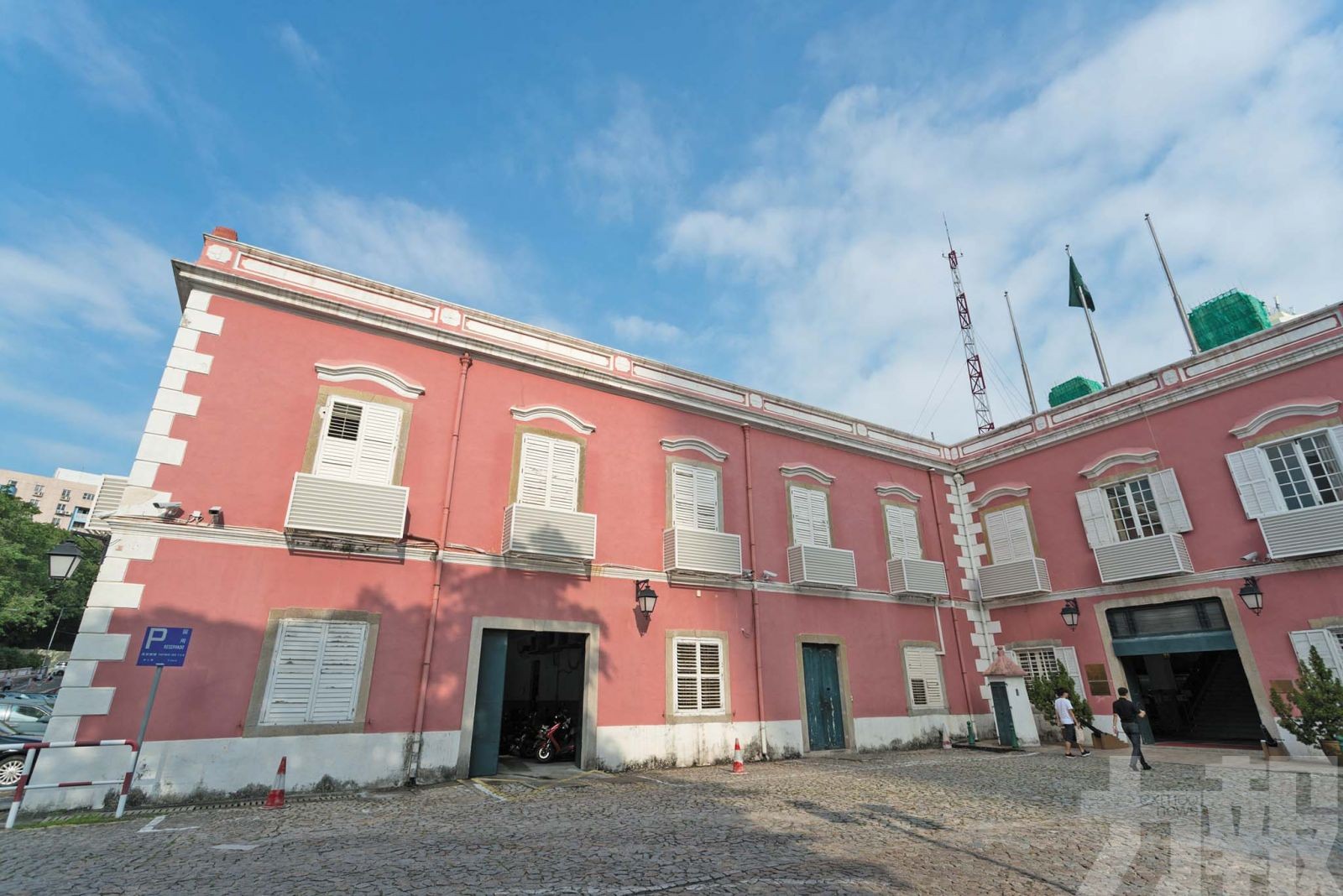 副警長遭撤職及被判刑兩年半