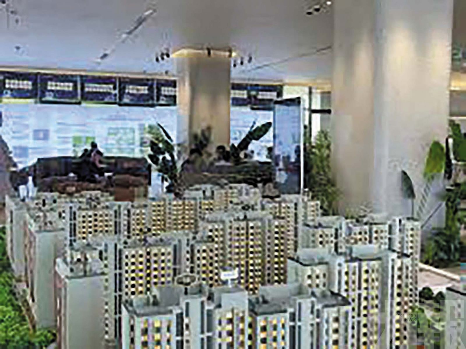 74公司合計預虧逾2,400億元