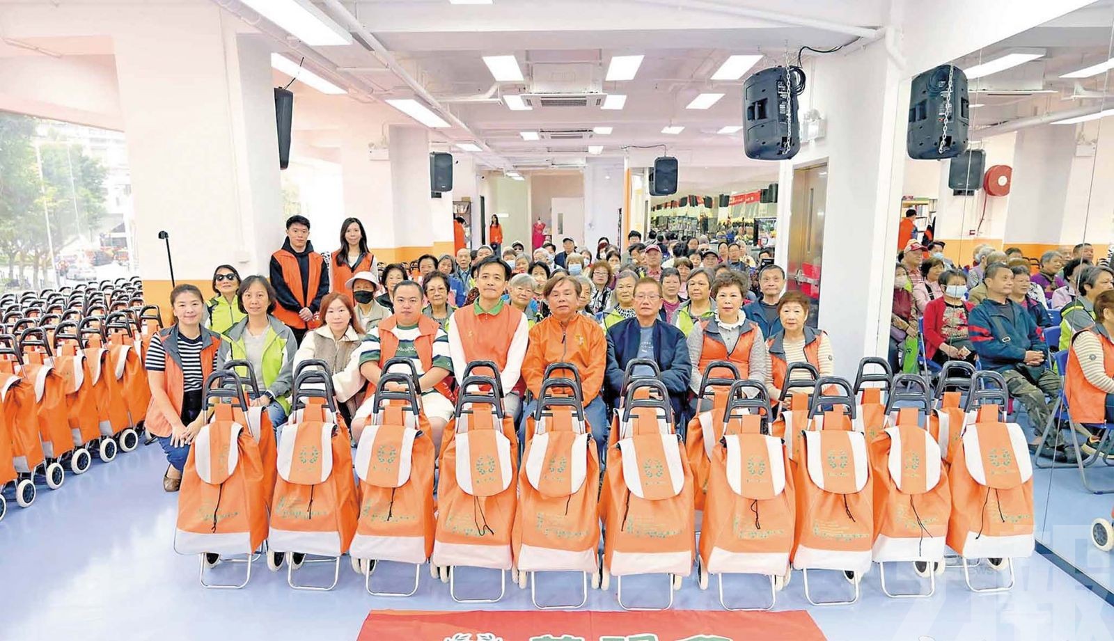 千一福包傳愛顯關懷