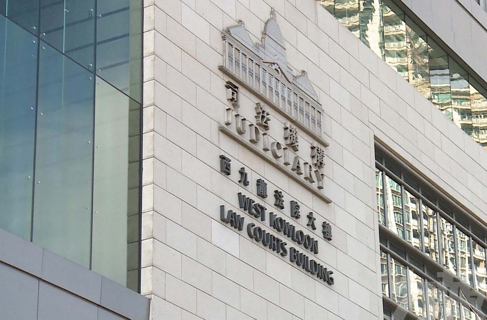 黎智英違國安法判監20年