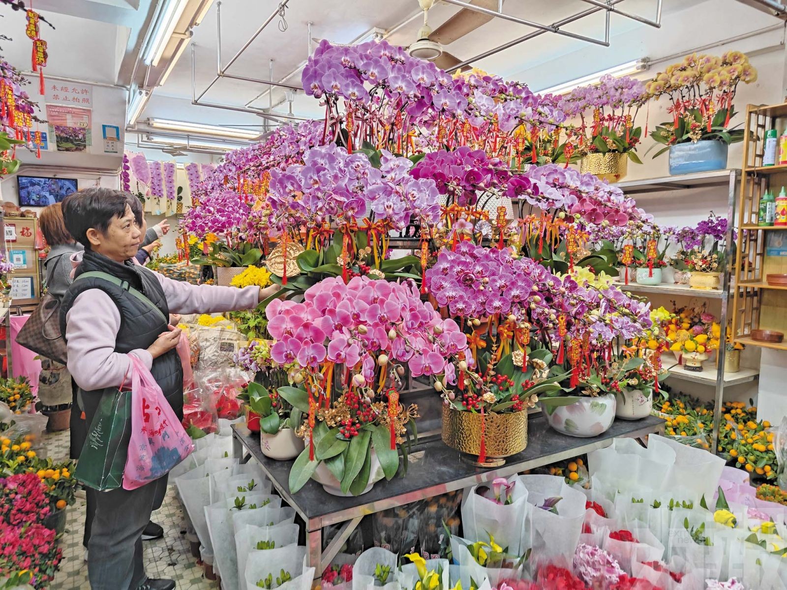 商戶謹慎備貨薄利多銷