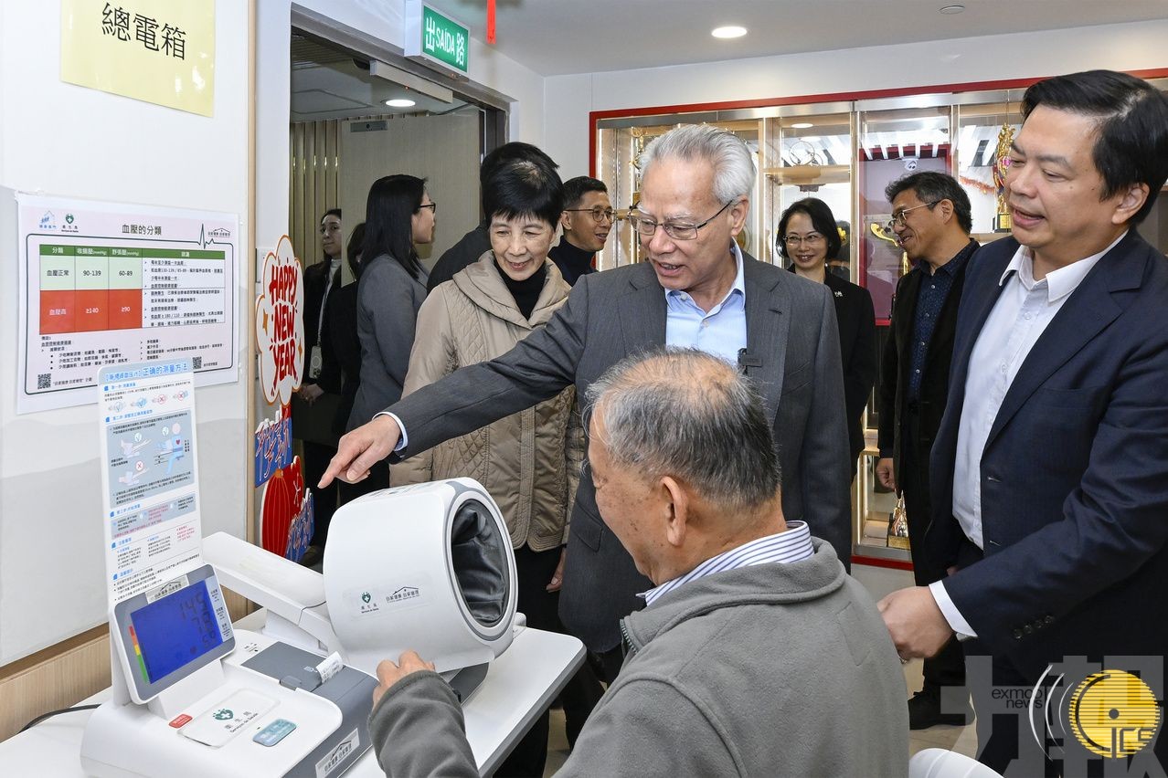 ​岑浩輝探訪社服設施　