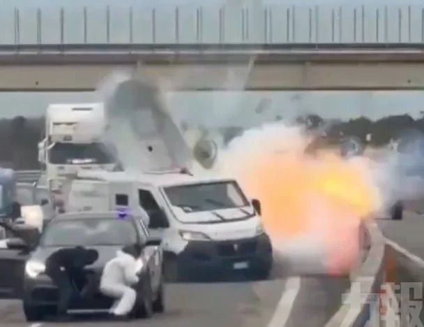 縱火封路炸車門與憲兵激戰