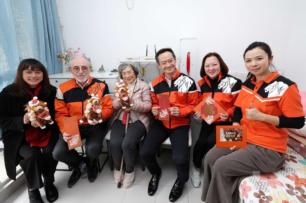 美高梅送暖迎春「獅」展關懷