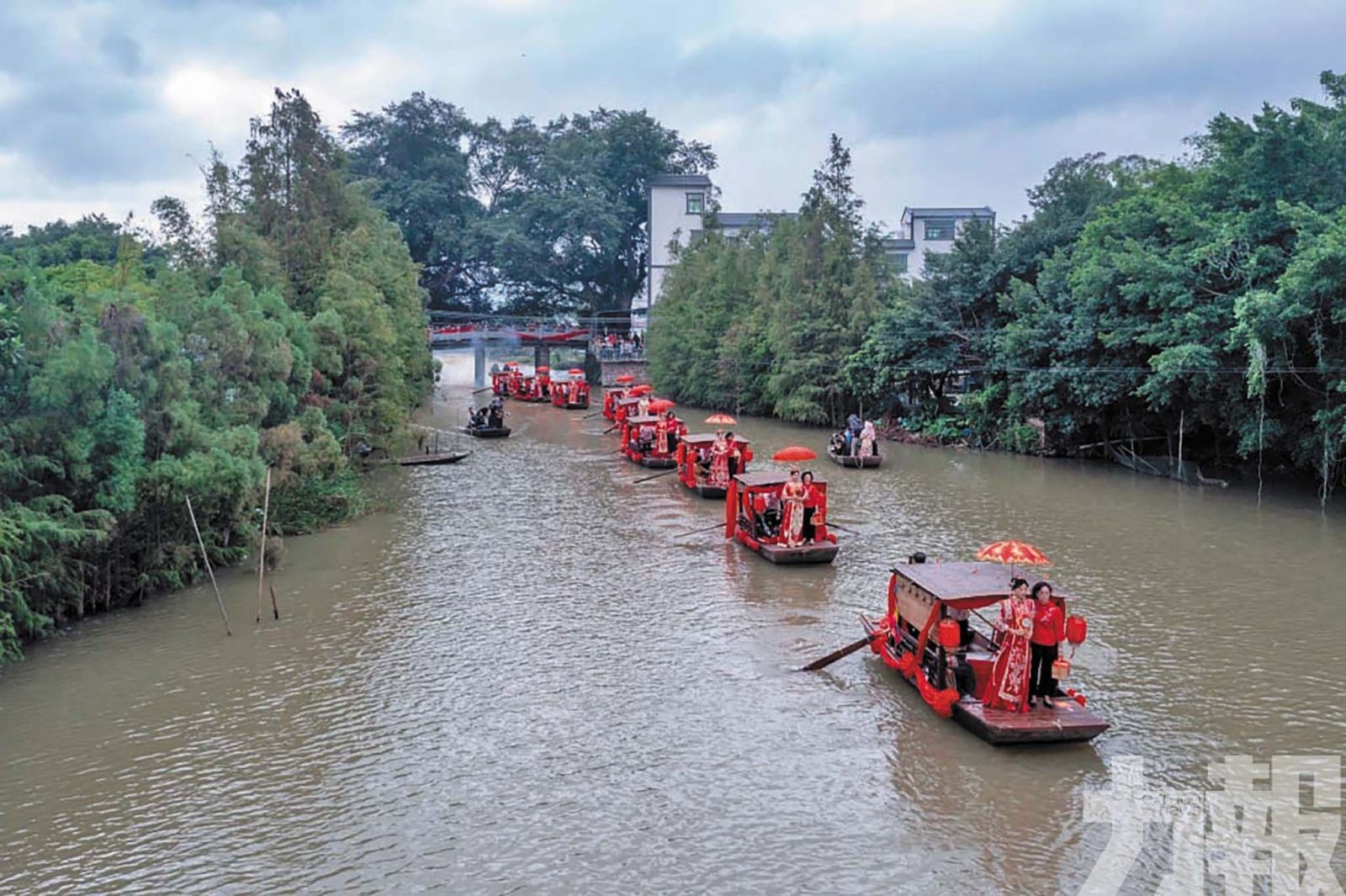 內港漁婚：潮汐搖曳的古樸盟誓