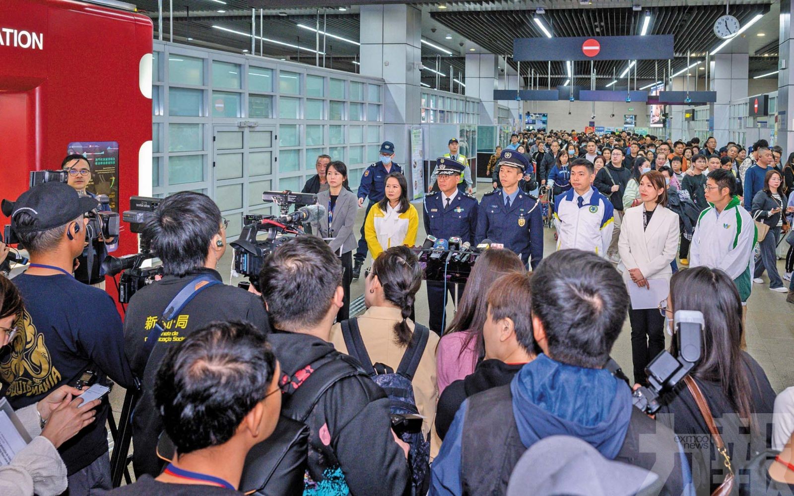 年初三出入境高峰或超78萬人次