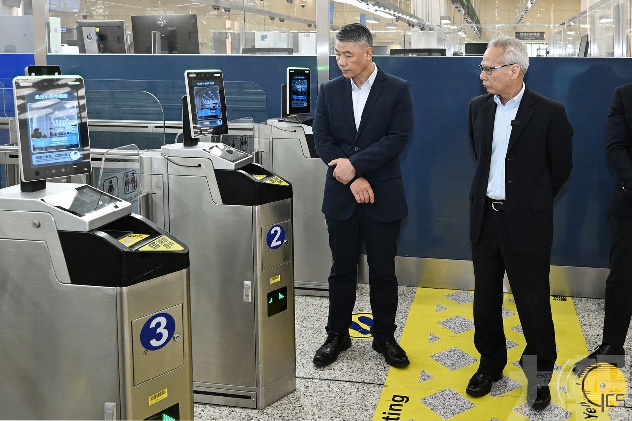 訪前線工作人員致新春祝福