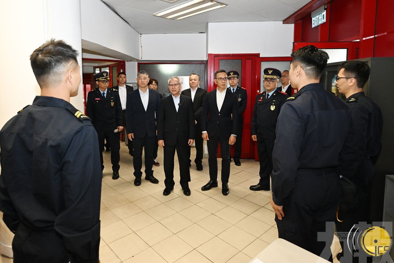 訪前線工作人員致新春祝福