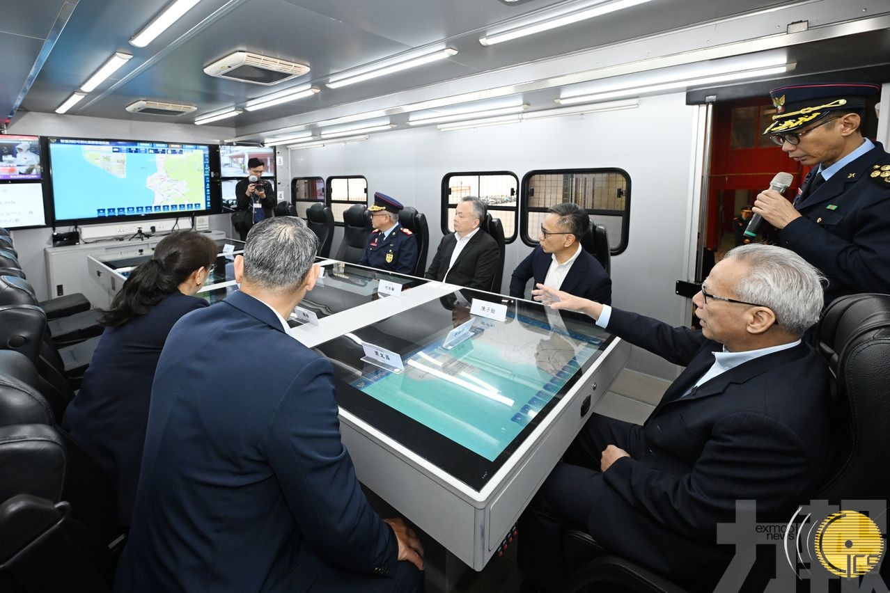 訪前線工作人員致新春祝福