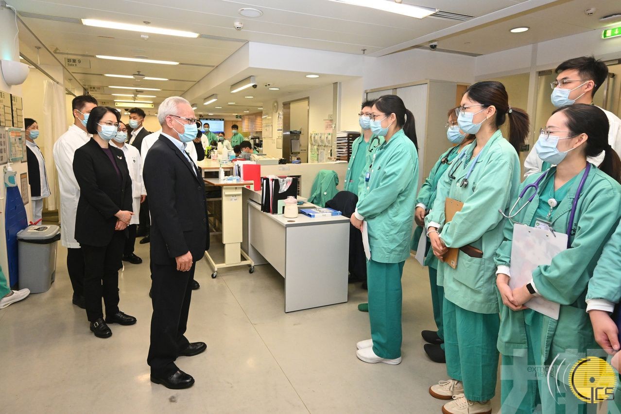 訪前線工作人員致新春祝福