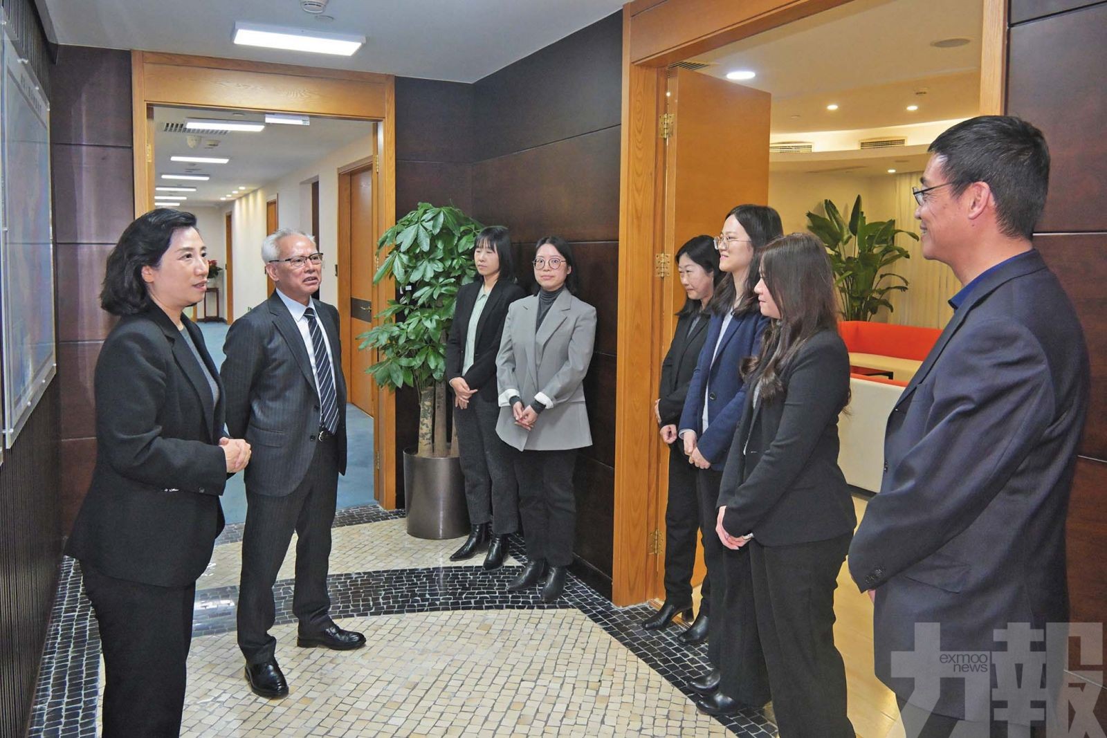 冀進一步發揮紐帶作用