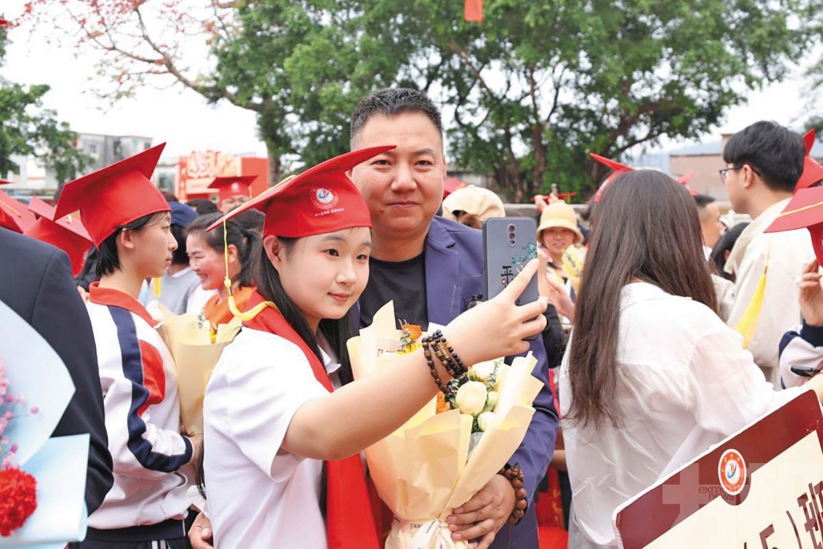 500學子跨越成人門宣告成年