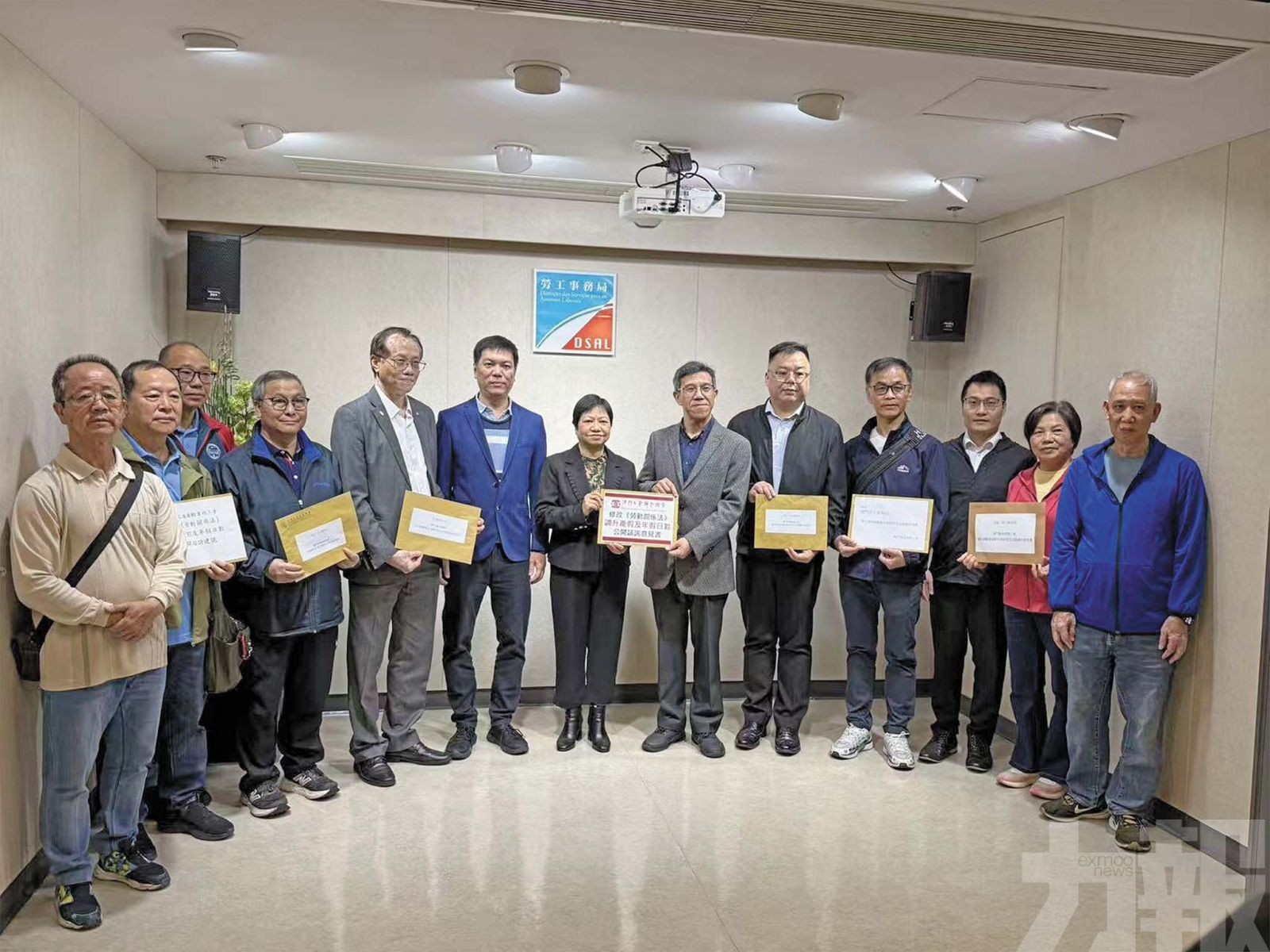 支持延長產假及優化年假計算