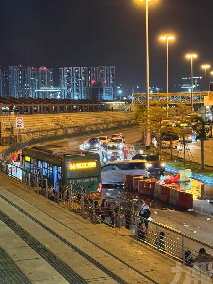 被困私家車司機已獲救