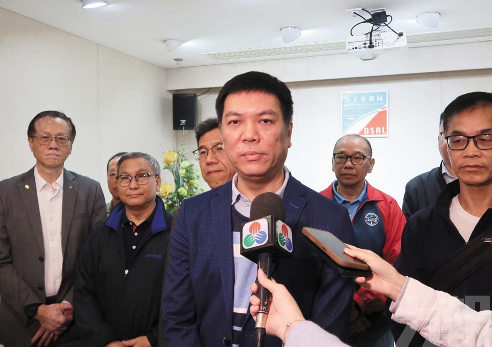 支持延長產假及優化年假計算