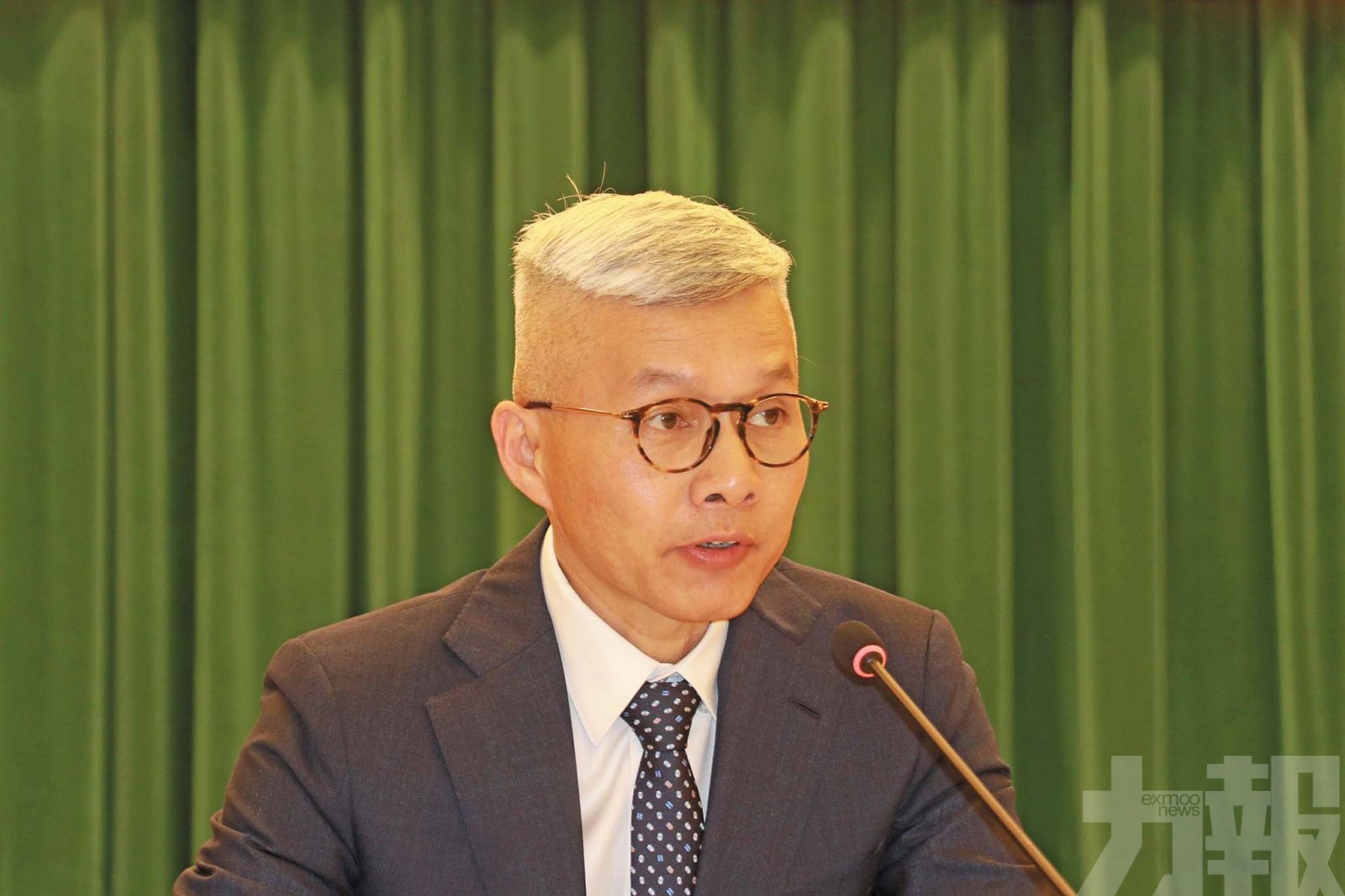 戴司：正積極研促消費措施