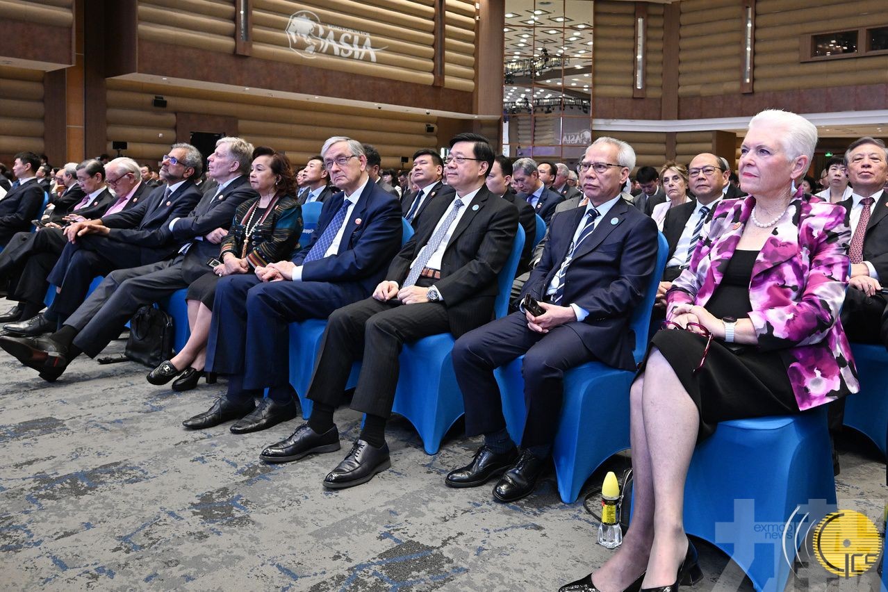 晤海南省委書記馮飛共商瓊澳進一步合作