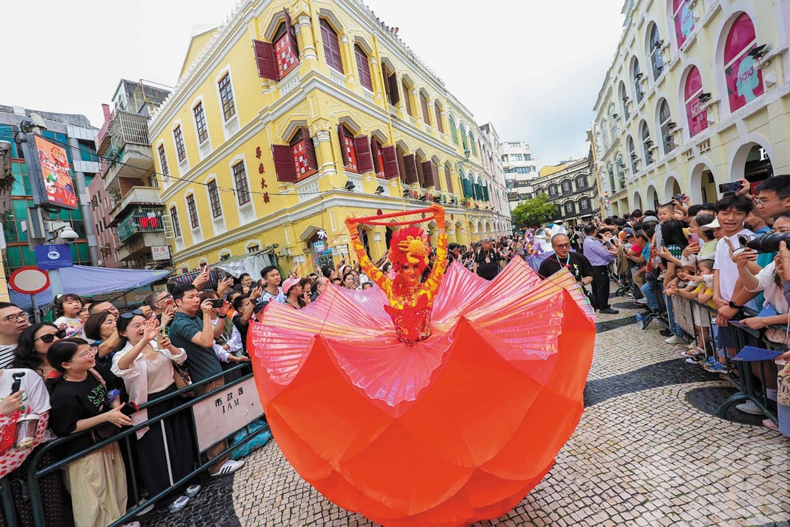 由聖枝主日到國際幻彩大巡遊