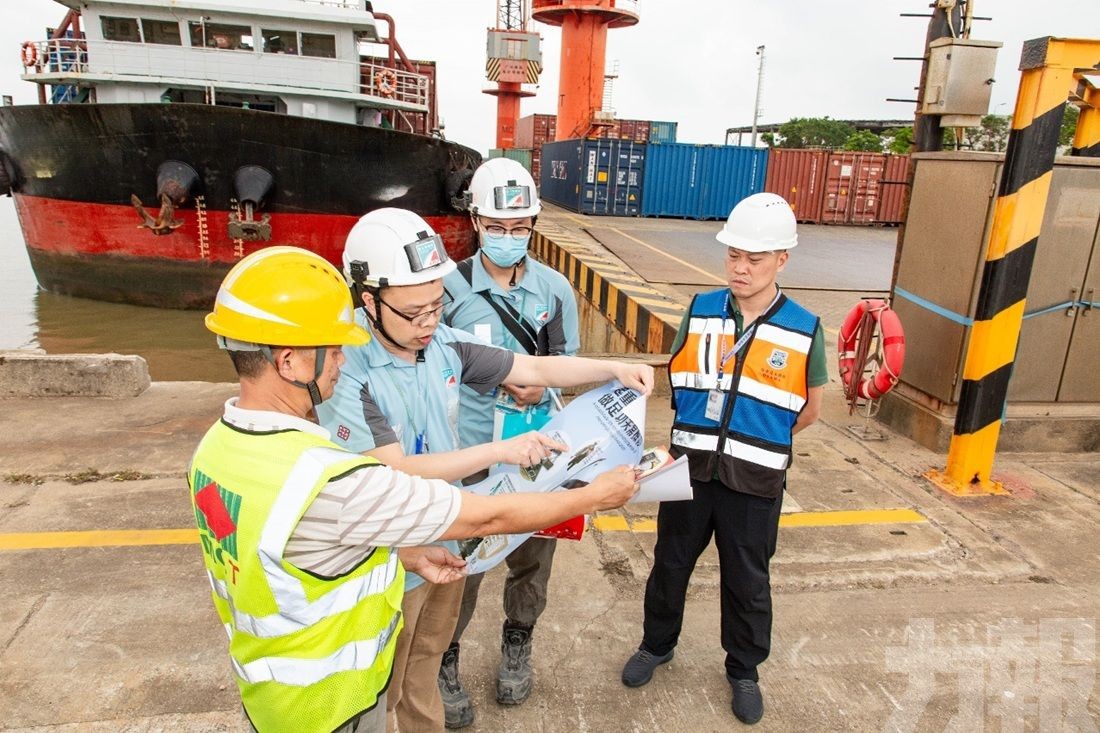 兩局聯合巡查內港及路環貨運碼頭