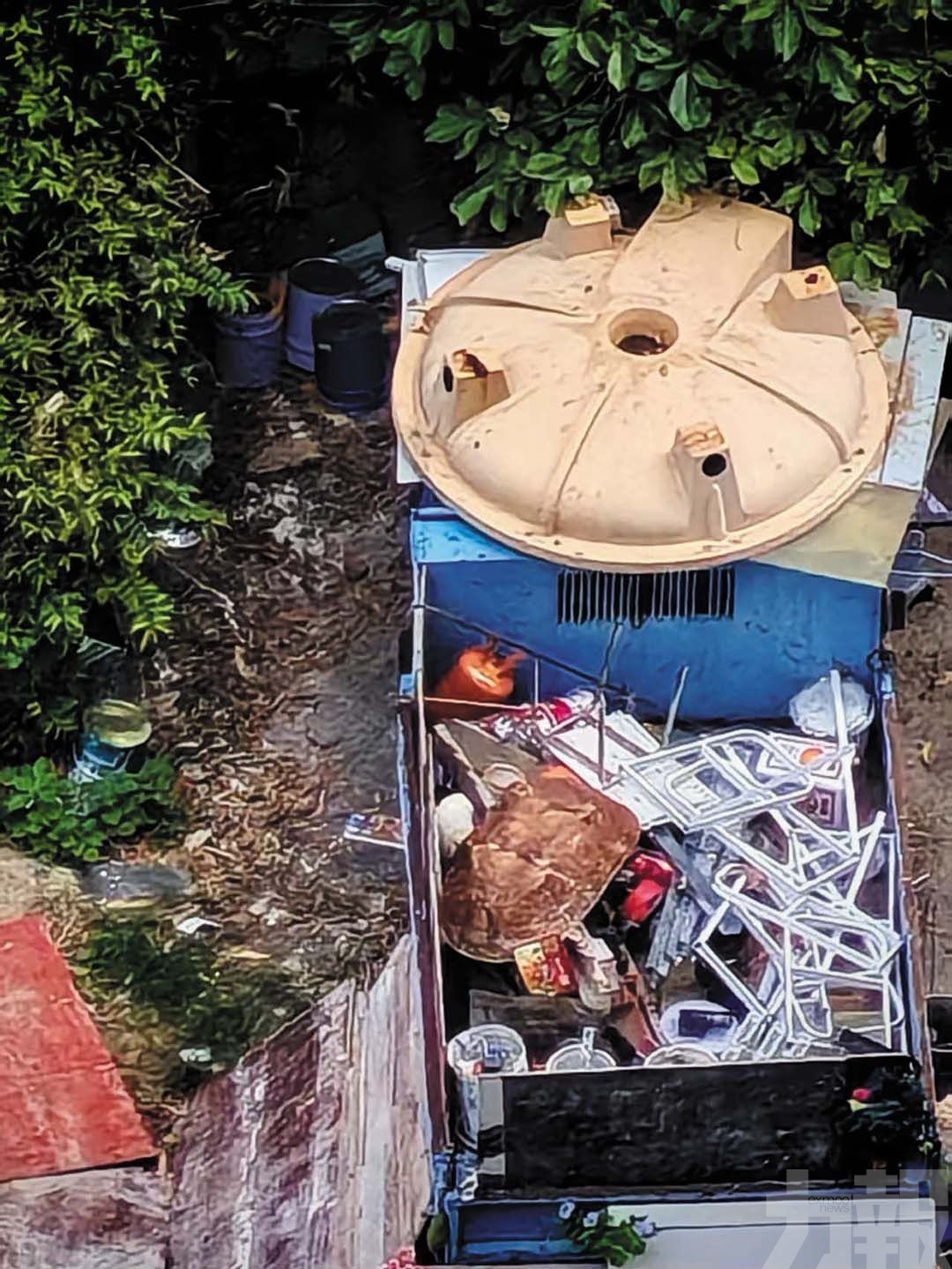 松山腳亂草雜物應予清理