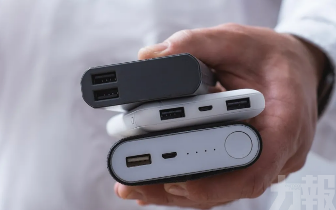 ​4月15日起限帶兩個充電器上飛機