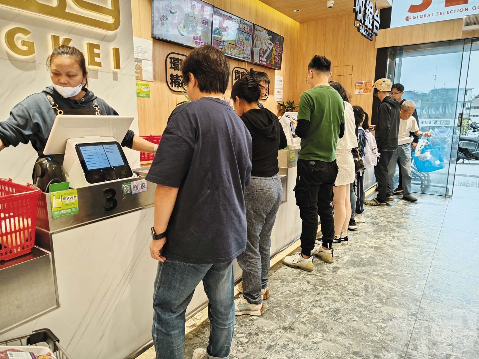 首季消費者信心溫和下行